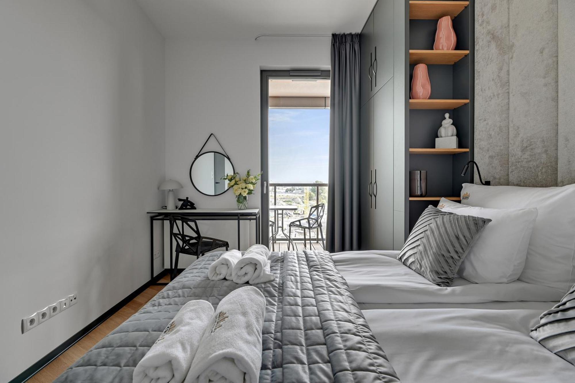Brabank Riverside - Sauna, Business & Gym By Downtown Apartments 그단스크 객실 사진